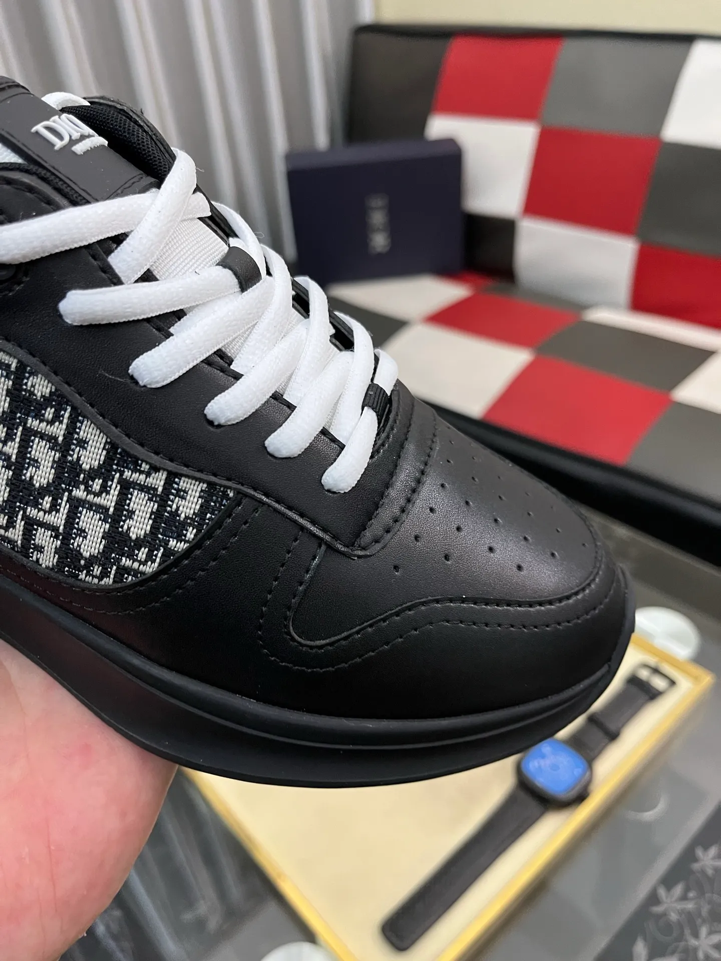 Men's shoes💰: 380⌚️⌚️[Dior] Dior's new men's genuine leather casual shoes, the highest version on the market, any comparison is welcome🆚! The original leather has excellent texture and is super high-end! Fetal sheep net lining imported from Italy, removable pad! Luxurious materials and fine workmanship, highly recommended! Code number: 38-445️⃣Colors available